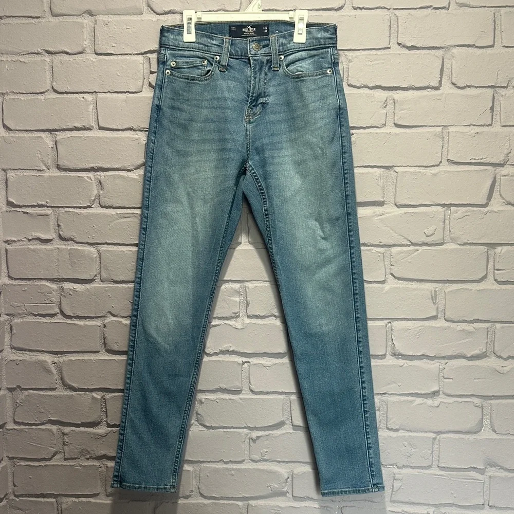 NEW Hollister Light Blue Slim Men's Jeans size 26/30